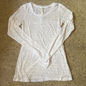 Lululemon SHEER white Long Sleeve tshirt. Size 6.